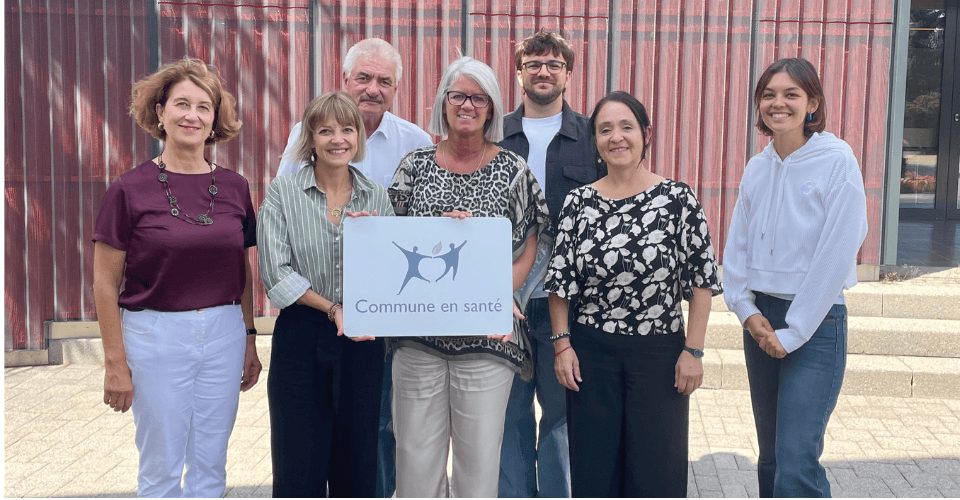 Les représentants de la commune vaudoise d'Épalinges reçoivent le label "Commune en santé" de la part d'Unisanté en 2026 ©DR
