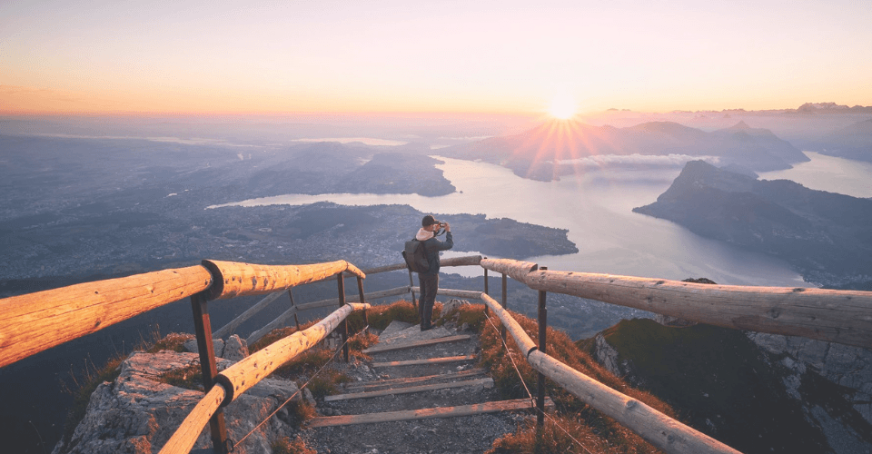 paysage avec un homme qui voyage